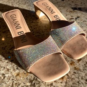BRAND NEW Gianni Bini short crystal heels